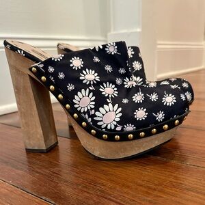 Miu Miu size 38 wooden platform clogs black with daisies